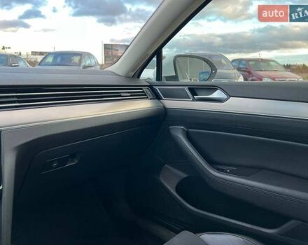 Фольксваген Пассат 2016 в Львове на Automoto.ua Белый Фольксваген Пассат, объемом двигателя 2 л и пробегом 316 тыс. км за 19480 $, фото 31 на Automoto.ua