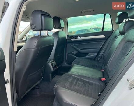 Фольксваген Пассат 2016 в Львове на Automoto.ua Белый Фольксваген Пассат, объемом двигателя 2 л и пробегом 316 тыс. км за 19480 $, фото 36 на Automoto.ua