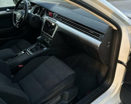 Белый Фольксваген Пассат, объемом двигателя 1.97 л и пробегом 290 тыс. км за 15799 $, фото 18 на Automoto.ua