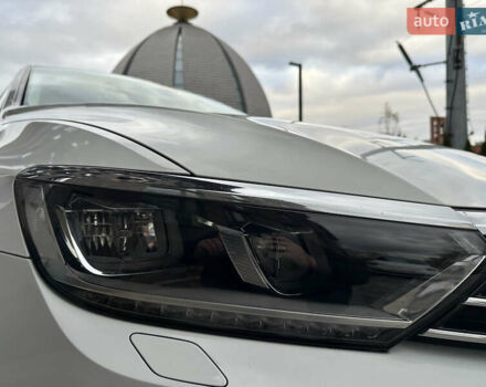 Белый Фольксваген Пассат, объемом двигателя 2 л и пробегом 260 тыс. км за 18250 $, фото 12 на Automoto.ua