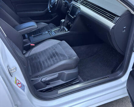 Белый Фольксваген Пассат, объемом двигателя 1.97 л и пробегом 204 тыс. км за 19600 $, фото 8 на Automoto.ua