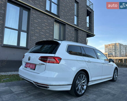 Белый Фольксваген Пассат, объемом двигателя 2 л и пробегом 260 тыс. км за 18250 $, фото 2 на Automoto.ua