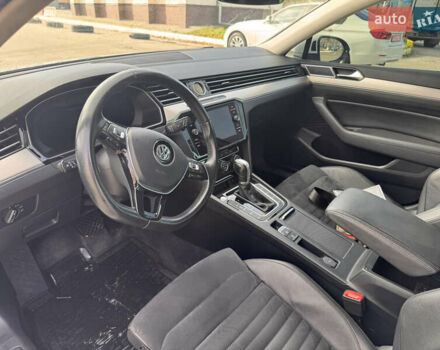 Фольксваген Пассат 2017 в Харькове на Automoto.ua Белый Фольксваген Пассат, объемом двигателя 1.97 л и пробегом 308 тыс. км за 16300 $, фото 7 на Automoto.ua