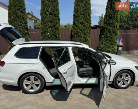 Білий Фольксваген Пассат, об'ємом двигуна 1.97 л та пробігом 198 тис. км за 17800 $, фото 21 на Automoto.ua