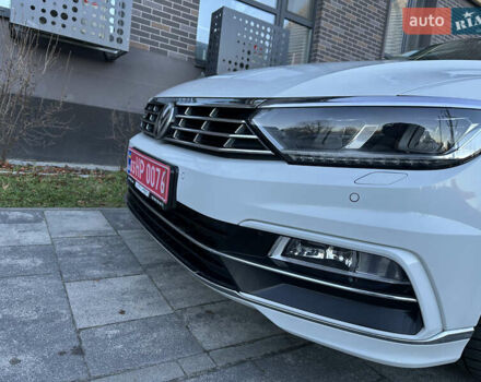 Белый Фольксваген Пассат, объемом двигателя 2 л и пробегом 260 тыс. км за 18250 $, фото 11 на Automoto.ua