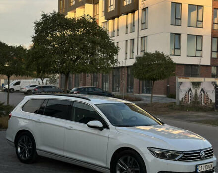 Белый Фольксваген Пассат, объемом двигателя 1.97 л и пробегом 290 тыс. км за 15799 $, фото 3 на Automoto.ua