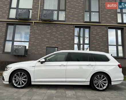 Белый Фольксваген Пассат, объемом двигателя 2 л и пробегом 260 тыс. км за 18250 $, фото 6 на Automoto.ua