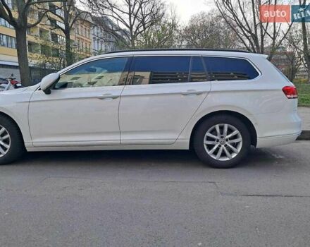 Білий Фольксваген Пассат, об'ємом двигуна 1.6 л та пробігом 237 тис. км за 15600 $, фото 7 на Automoto.ua
