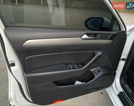 Білий Фольксваген Пассат, об'ємом двигуна 1.97 л та пробігом 381 тис. км за 11850 $, фото 24 на Automoto.ua