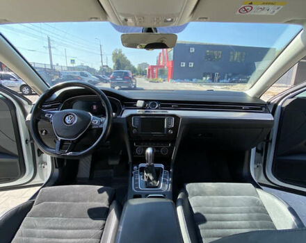 Белый Фольксваген Пассат, объемом двигателя 1.97 л и пробегом 253 тыс. км за 18000 $, фото 17 на Automoto.ua