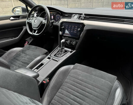 Белый Фольксваген Пассат, объемом двигателя 1.6 л и пробегом 262 тыс. км за 16000 $, фото 19 на Automoto.ua