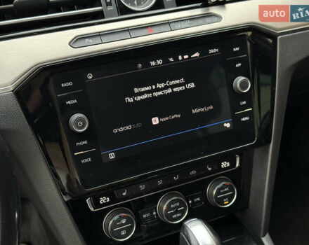 Белый Фольксваген Пассат, объемом двигателя 1.6 л и пробегом 262 тыс. км за 16000 $, фото 28 на Automoto.ua