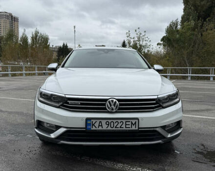 Белый Фольксваген Пассат, объемом двигателя 1.97 л и пробегом 219 тыс. км за 20000 $, фото 1 на Automoto.ua