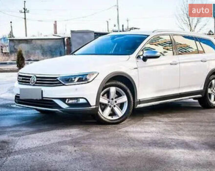 Фольксваген Пассат 2017 в Днепре (Днепропетровске) на Automoto.ua Белый Фольксваген Пассат, объемом двигателя 1.97 л и пробегом 250 тыс. км за 19300 $, фото 10 на Automoto.ua