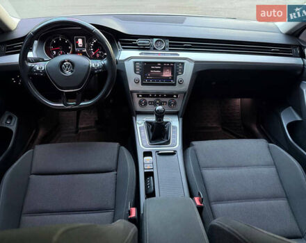 Белый Фольксваген Пассат, объемом двигателя 1.6 л и пробегом 200 тыс. км за 12900 $, фото 16 на Automoto.ua