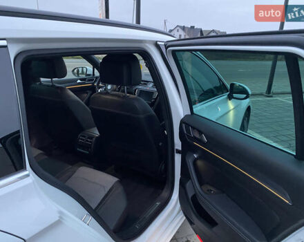 Білий Фольксваген Пассат, об'ємом двигуна 1.97 л та пробігом 243 тис. км за 17500 $, фото 13 на Automoto.ua