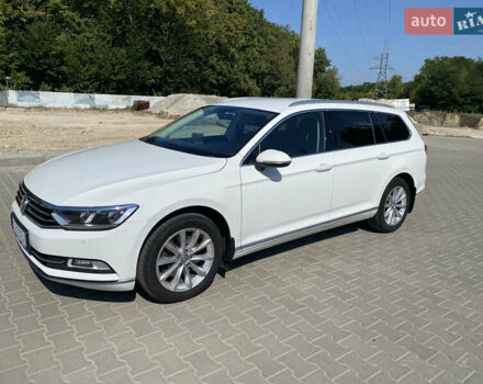 Белый Фольксваген Пассат, объемом двигателя 1.97 л и пробегом 253 тыс. км за 18000 $, фото 2 на Automoto.ua