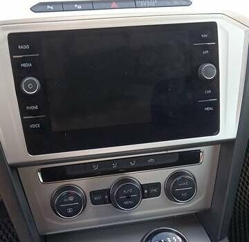 Білий Фольксваген Пассат, об'ємом двигуна 1.6 л та пробігом 192 тис. км за 18200 $, фото 9 на Automoto.ua