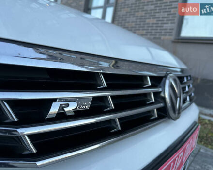 Белый Фольксваген Пассат, объемом двигателя 2 л и пробегом 260 тыс. км за 18250 $, фото 12 на Automoto.ua