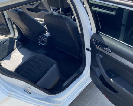 Белый Фольксваген Пассат, объемом двигателя 1.97 л и пробегом 253 тыс. км за 18000 $, фото 14 на Automoto.ua