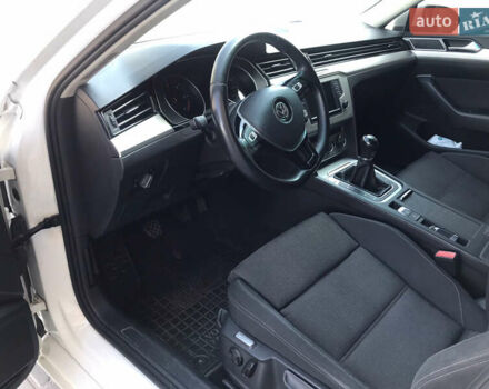 Белый Фольксваген Пассат, объемом двигателя 2 л и пробегом 270 тыс. км за 14500 $, фото 11 на Automoto.ua