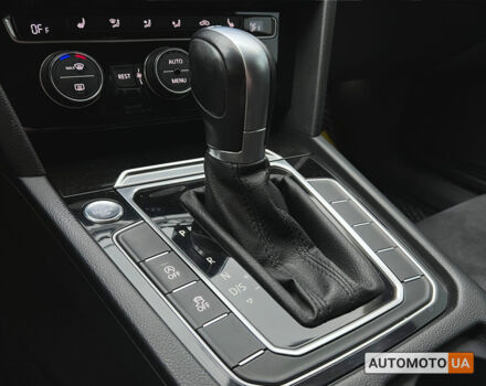 Белый Фольксваген Пассат, объемом двигателя 1.8 л и пробегом 182 тыс. км за 15999 $, фото 12 на Automoto.ua