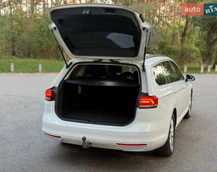 Белый Фольксваген Пассат, объемом двигателя 1.6 л и пробегом 200 тыс. км за 12900 $, фото 15 на Automoto.ua