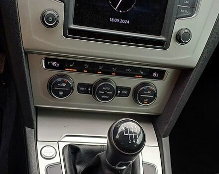 Белый Фольксваген Пассат, объемом двигателя 2 л и пробегом 225 тыс. км за 14300 $, фото 5 на Automoto.ua