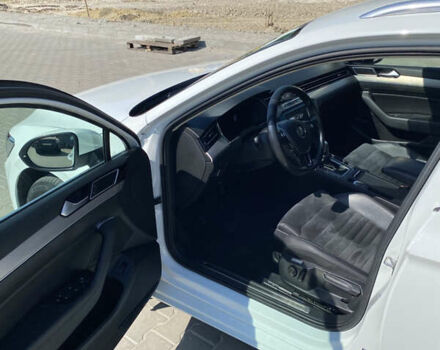 Белый Фольксваген Пассат, объемом двигателя 1.97 л и пробегом 253 тыс. км за 18000 $, фото 10 на Automoto.ua