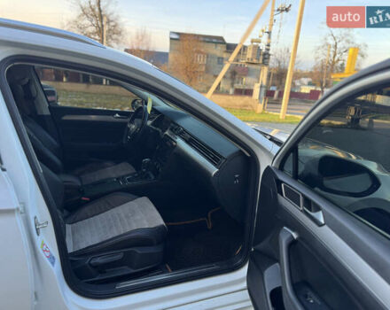 Белый Фольксваген Пассат, объемом двигателя 1.97 л и пробегом 289 тыс. км за 16800 $, фото 5 на Automoto.ua