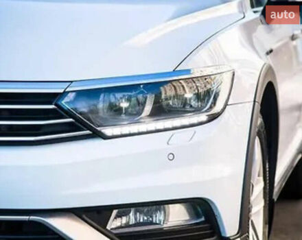 Фольксваген Пассат 2017 в Днепре (Днепропетровске) на Automoto.ua Белый Фольксваген Пассат, объемом двигателя 1.97 л и пробегом 250 тыс. км за 19300 $, фото 39 на Automoto.ua
