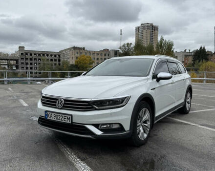 Белый Фольксваген Пассат, объемом двигателя 1.97 л и пробегом 219 тыс. км за 20000 $, фото 2 на Automoto.ua