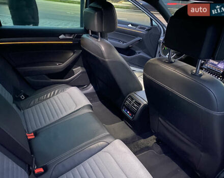 Білий Фольксваген Пассат, об'ємом двигуна 1.97 л та пробігом 243 тис. км за 17500 $, фото 34 на Automoto.ua