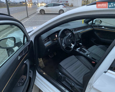 Білий Фольксваген Пассат, об'ємом двигуна 1.97 л та пробігом 243 тис. км за 17500 $, фото 17 на Automoto.ua