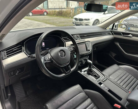 Белый Фольксваген Пассат, объемом двигателя 2 л и пробегом 260 тыс. км за 18250 $, фото 17 на Automoto.ua