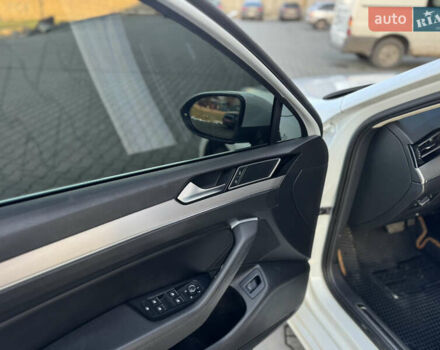 Белый Фольксваген Пассат, объемом двигателя 1.97 л и пробегом 289 тыс. км за 16800 $, фото 36 на Automoto.ua