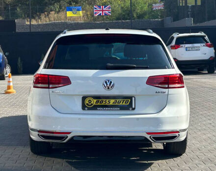 Белый Фольксваген Пассат, объемом двигателя 2 л и пробегом 226 тыс. км за 23500 $, фото 4 на Automoto.ua