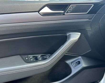 Белый Фольксваген Пассат, объемом двигателя 2 л и пробегом 226 тыс. км за 23500 $, фото 7 на Automoto.ua