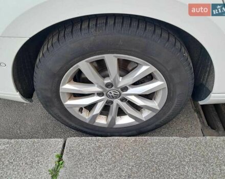 Білий Фольксваген Пассат, об'ємом двигуна 1.6 л та пробігом 237 тис. км за 15600 $, фото 10 на Automoto.ua