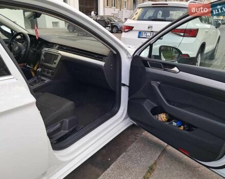 Білий Фольксваген Пассат, об'ємом двигуна 1.6 л та пробігом 237 тис. км за 15600 $, фото 17 на Automoto.ua