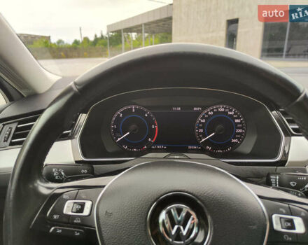 Белый Фольксваген Пассат, объемом двигателя 1.97 л и пробегом 236 тыс. км за 17300 $, фото 20 на Automoto.ua