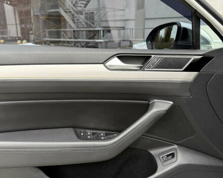 Белый Фольксваген Пассат, объемом двигателя 1.97 л и пробегом 219 тыс. км за 20000 $, фото 24 на Automoto.ua