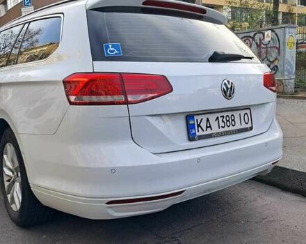 Білий Фольксваген Пассат, об'ємом двигуна 1.6 л та пробігом 237 тис. км за 15600 $, фото 5 на Automoto.ua