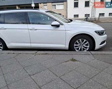 Білий Фольксваген Пассат, об'ємом двигуна 1.6 л та пробігом 237 тис. км за 15600 $, фото 6 на Automoto.ua