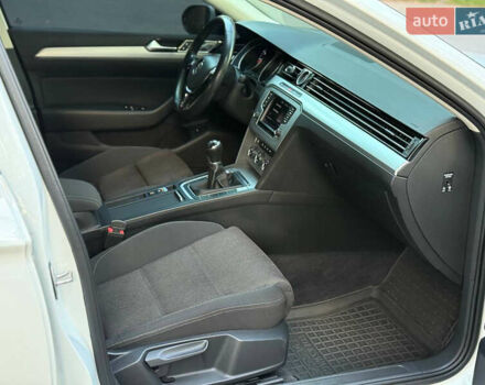 Белый Фольксваген Пассат, объемом двигателя 1.6 л и пробегом 200 тыс. км за 12900 $, фото 22 на Automoto.ua