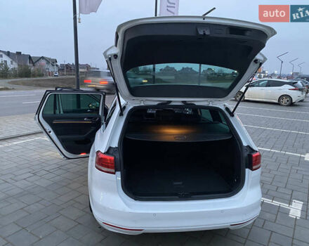 Білий Фольксваген Пассат, об'ємом двигуна 1.97 л та пробігом 243 тис. км за 17500 $, фото 23 на Automoto.ua