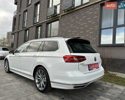 Белый Фольксваген Пассат, объемом двигателя 2 л и пробегом 260 тыс. км за 18250 $, фото 3 на Automoto.ua