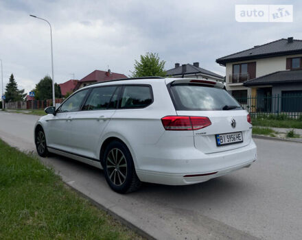Белый Фольксваген Пассат, объемом двигателя 1.6 л и пробегом 274 тыс. км за 13399 $, фото 5 на Automoto.ua