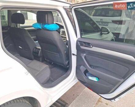 Білий Фольксваген Пассат, об'ємом двигуна 1.6 л та пробігом 237 тис. км за 15600 $, фото 18 на Automoto.ua