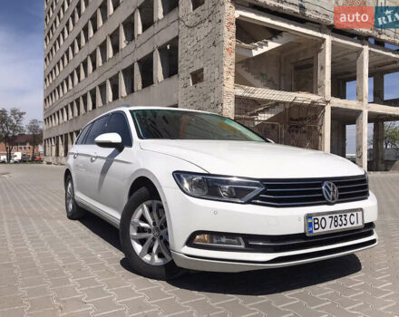 Белый Фольксваген Пассат, объемом двигателя 2 л и пробегом 270 тыс. км за 14500 $, фото 1 на Automoto.ua